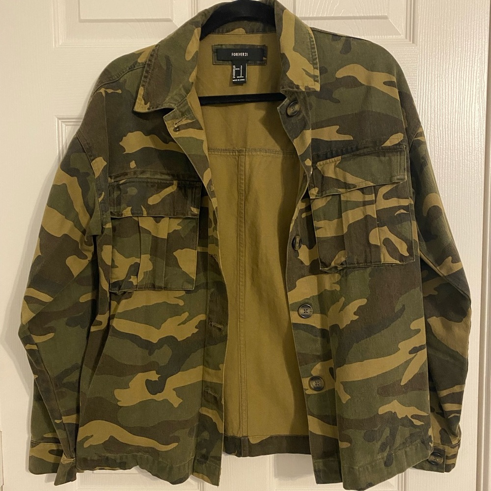 Forever21 Camouflage Utility Jacket Size Small